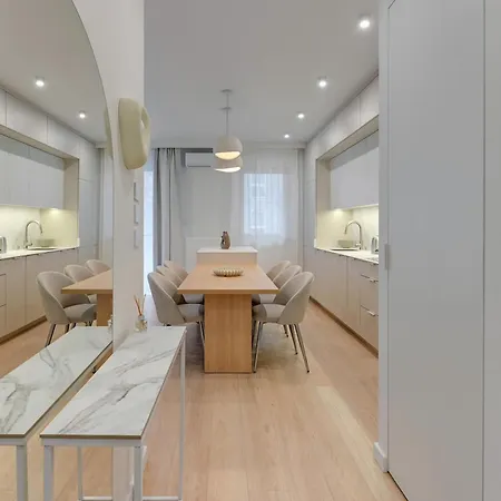 Porto Close To The Sea Parking Appartement